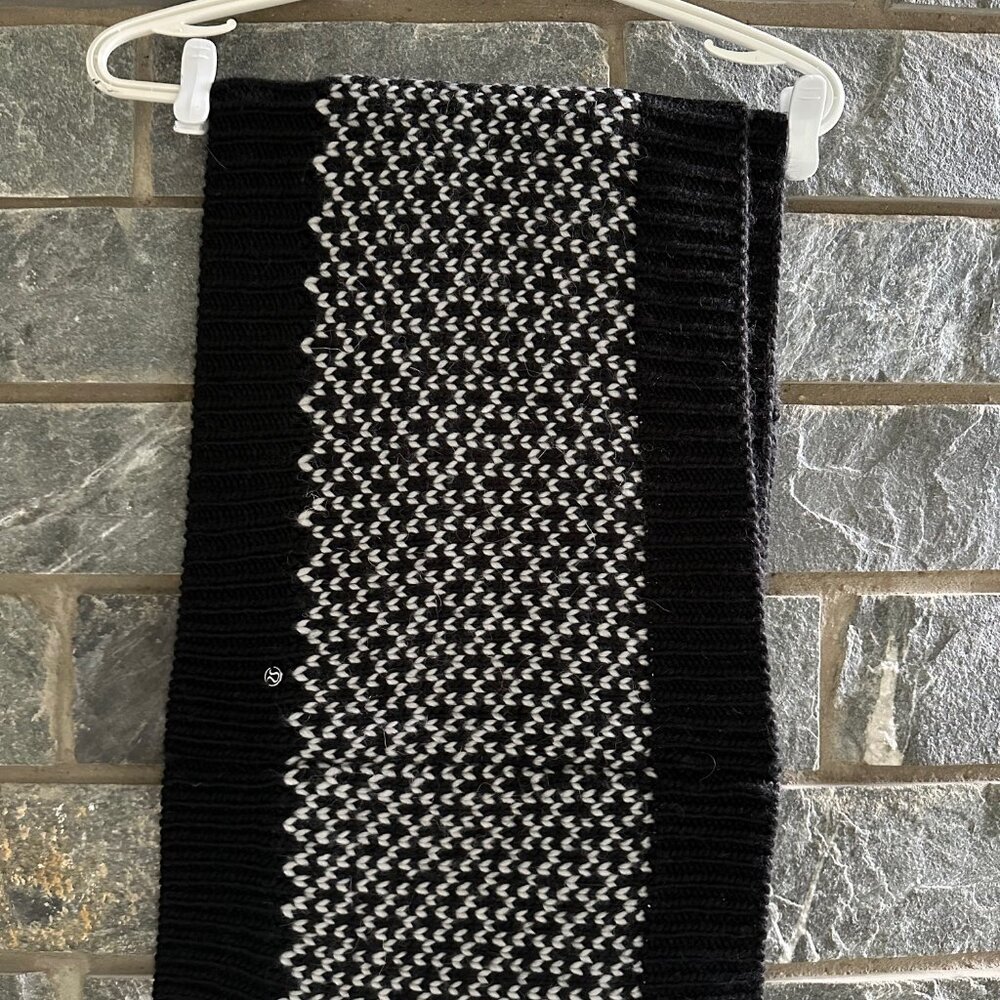 Lululemon Infinitely Mad Knit Scarf